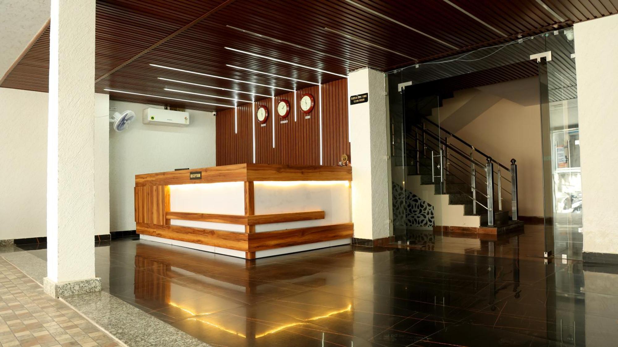 Hotel Blue Pine Haridwār Buitenkant foto